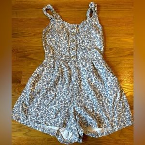Women’s XS floral Hollister romper